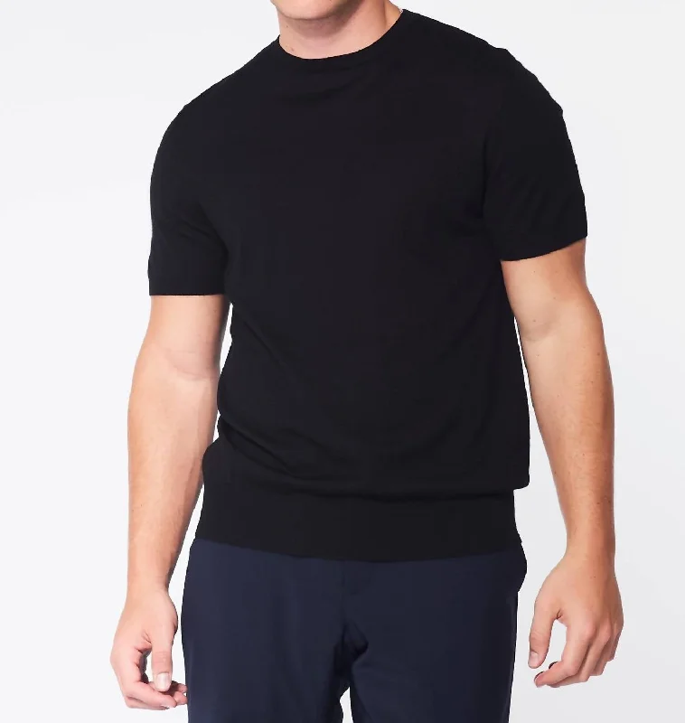 Men's Shirts with Contrast CollarsCrew Neck T-Shirt In Black