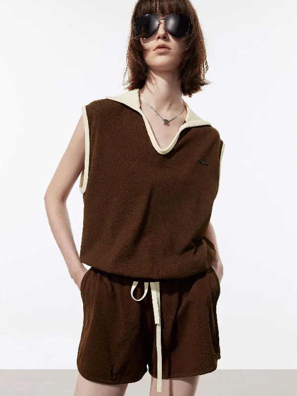 Contrast Collar Sleeveless Top