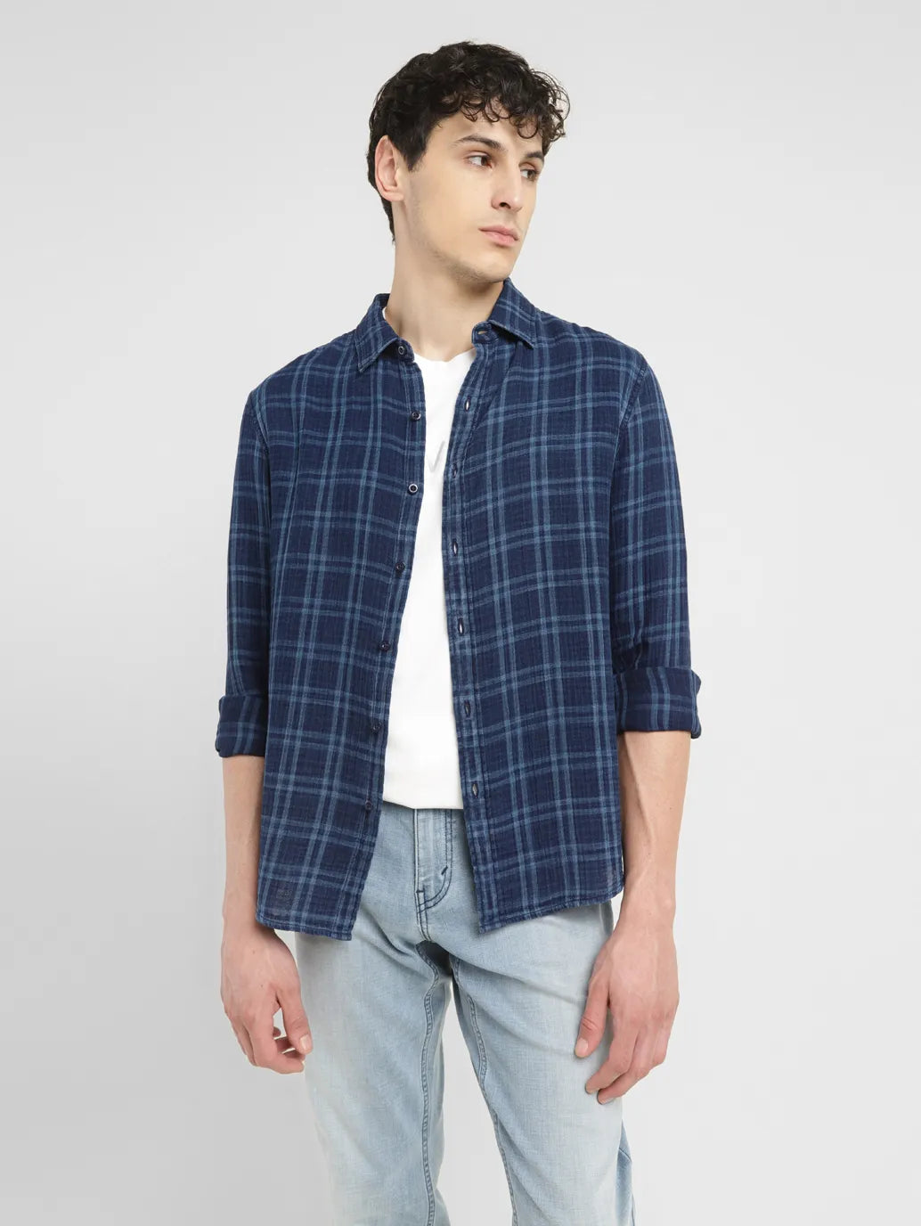 Men's V-Neck T-Shirts for a Flattering ShapeMen's Checkered Slim Fit Shirt