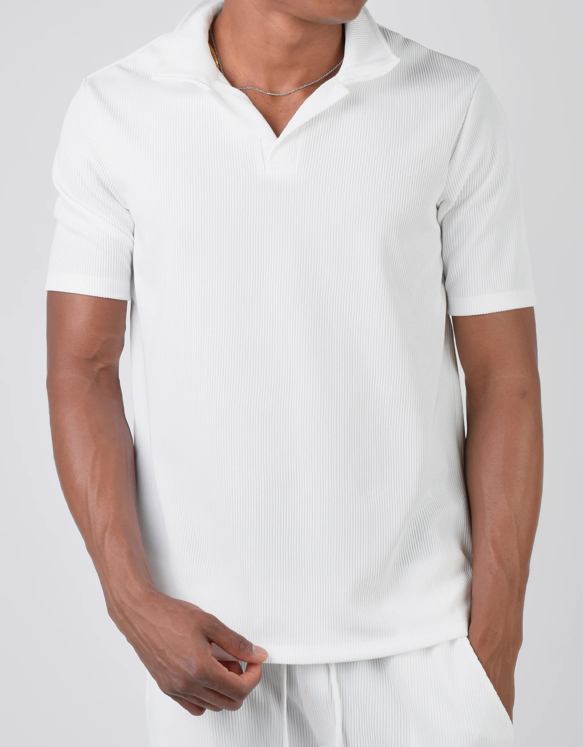 Men's Shirts with Appliqué DetailsT-Shirt