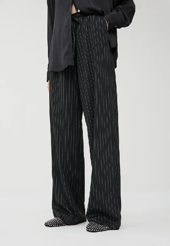 Var black