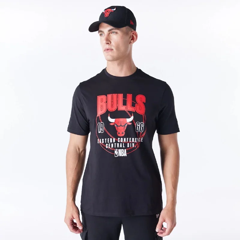 Men's Shirts with Button-Down CollarsChicago Bulls NBA Wordmark Graphic Black T-Shirt