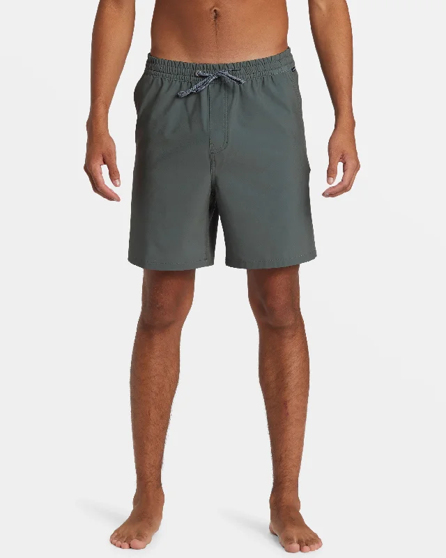 Classic Men's JeansTaxer Amphibian 18" Hybrid Shorts - Urban Chic