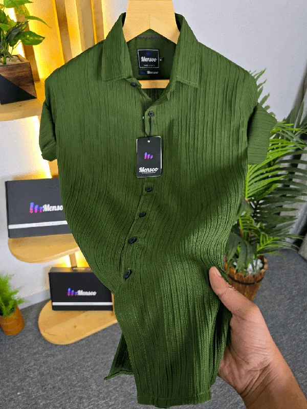 Men's Essential Dress Shirts for Everyday WearEmboss Self Lining Shirt Green