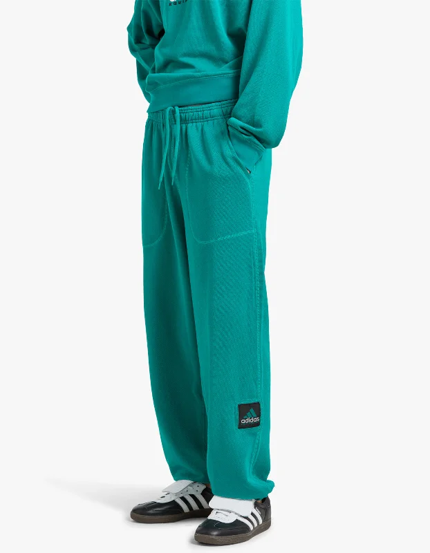 Men's Dress Pants for Special EventsEQT Reflect Sweat Pant - Equipment Green