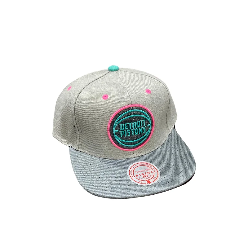 Designer Fedora HatsMitchell & Ness Nba Grey Wolf Mag Pistons Snapback (Light Grey)
