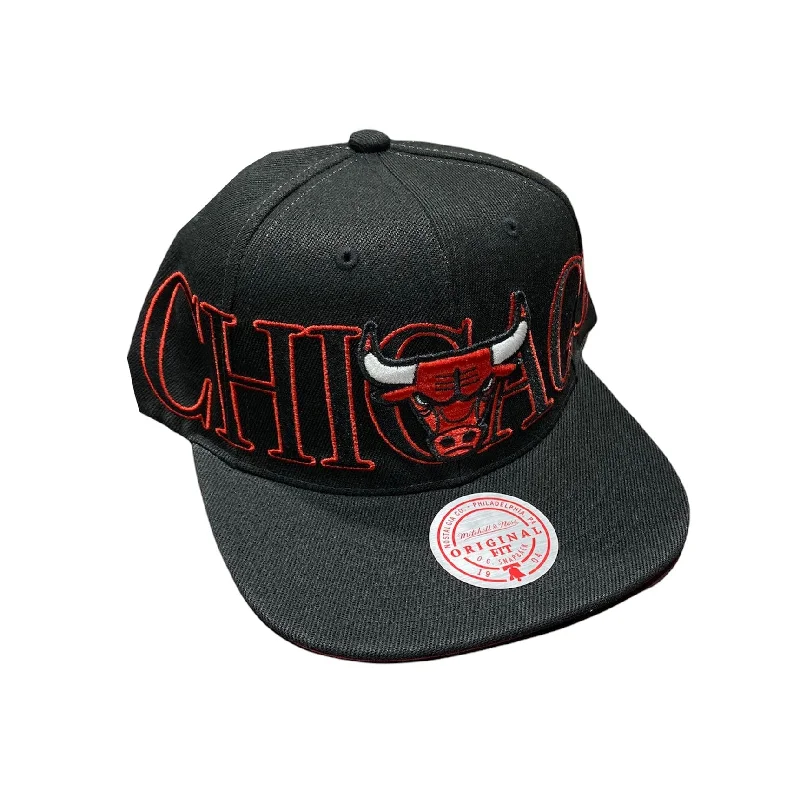 Retro Baseball CapsMitchell & Ness Nba Winner Circle Bulls Snapback (Black)