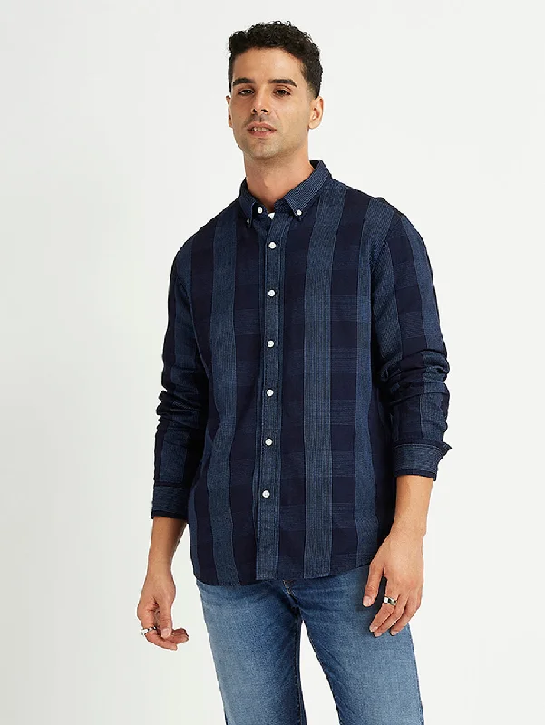Men's Vintage T-Shirts for a Retro VibeMen's Checkered Spread Collar Shirt