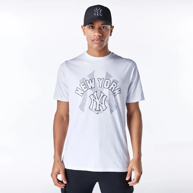 Men's Shirts for CampingNew York Yankees MLB Team Logo Graphic White T-Shirt