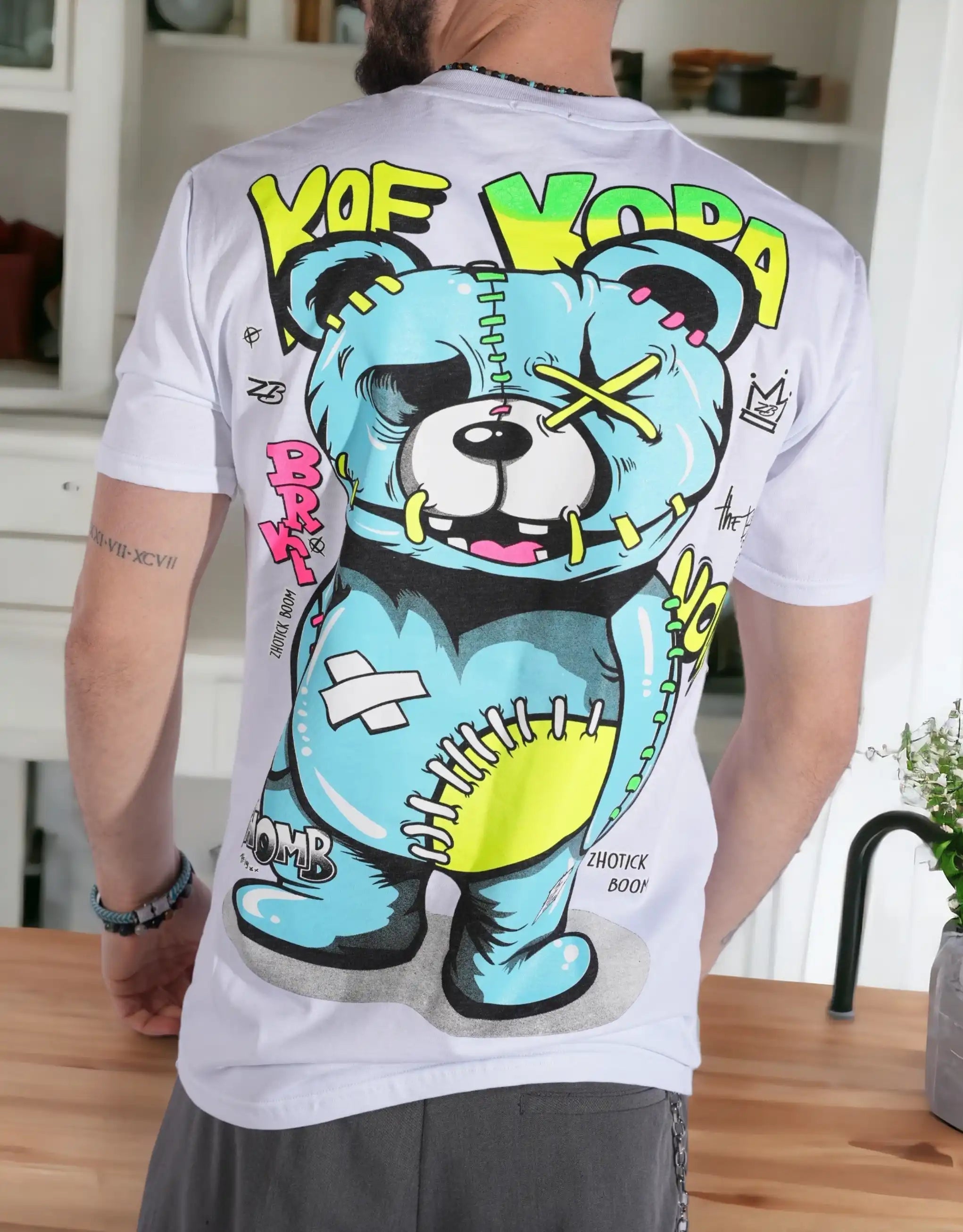 Men's Shirts with Belt LoopsGraphic Tee