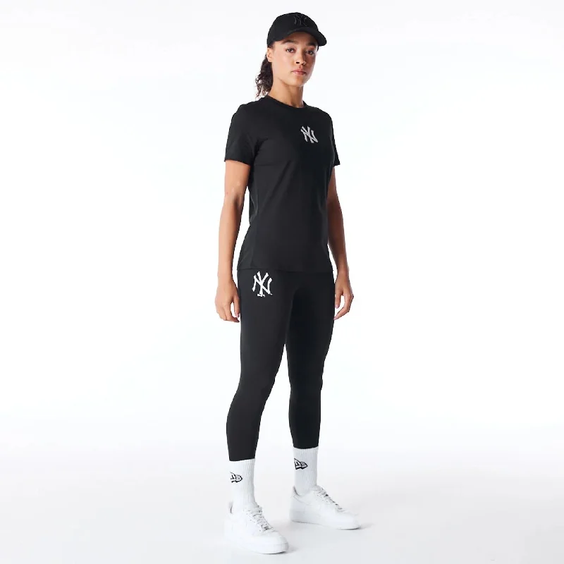 Men's Three-Quarter Sleeved TopsNew York Yankees Womens MLB League Essential Black T-Shirt