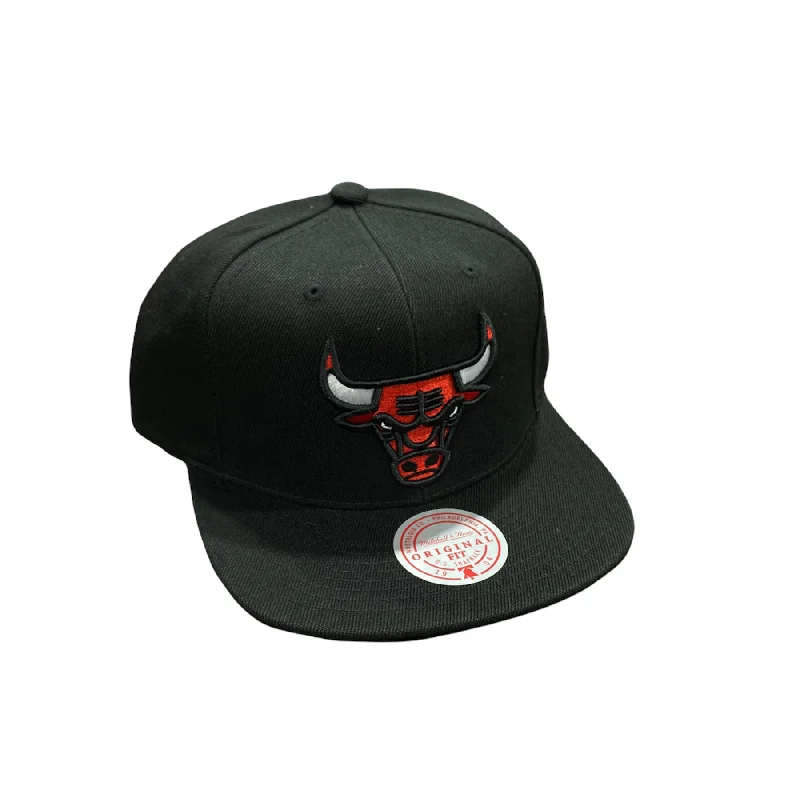 Artistic Derby HatsMitchell & Ness Nba Chicago Bulls Core Basic Snapback (Black)