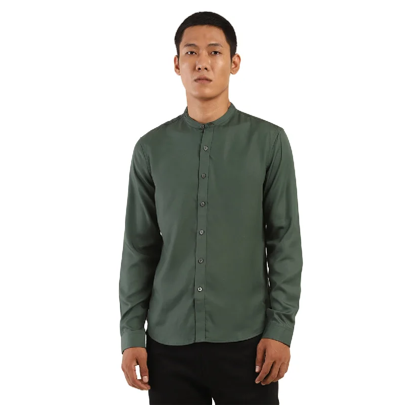 Men's Layering Shirts for Seasonal TransitionsLevi's Jungle Green Solid Shirt