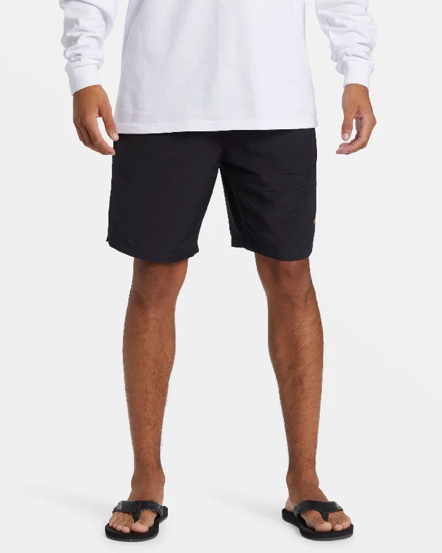 Men's Pants with Stretchable Fabric for FlexibilityGriff Taxer Shorts - Black