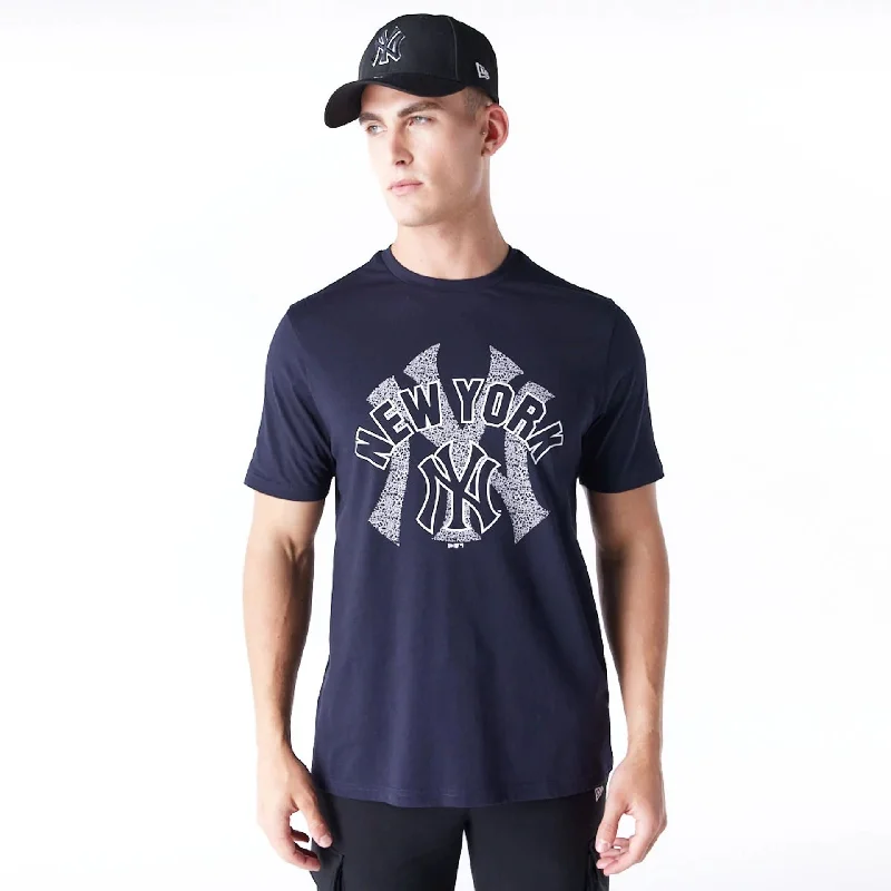 Men's Shirts with Wingtip CollarsNew York Yankees MLB Team Logo Graphic Navy T-Shirt Men's Shirts with Wingtip CollarsNew York Yankees MLB Team Logo Graphic Navy T-Shirt
