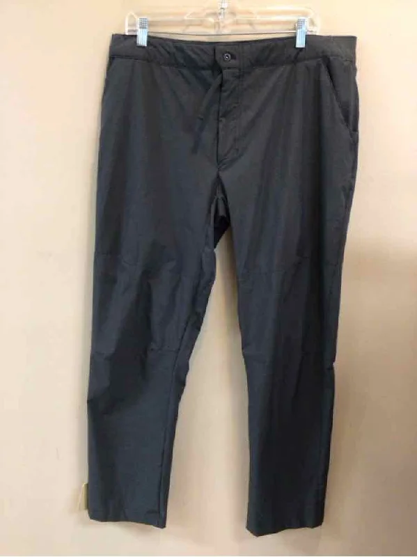 Men's Pants with Belt LoopsSIZE 38 NORTH FACE Men's PANTS