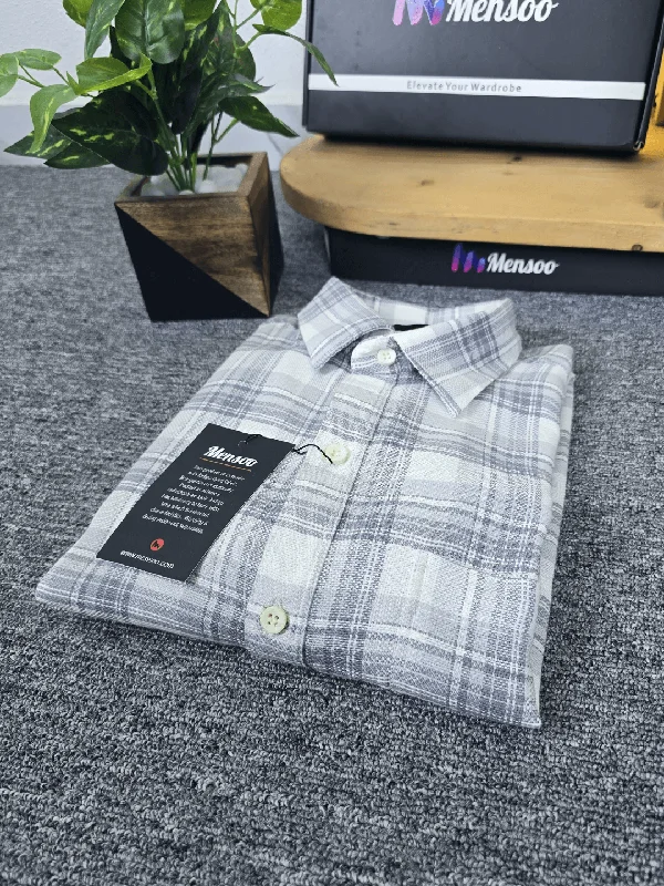 Men's Muscle Fit T-Shirts for a Body-Hugging FitMensoo Check Shirt 01