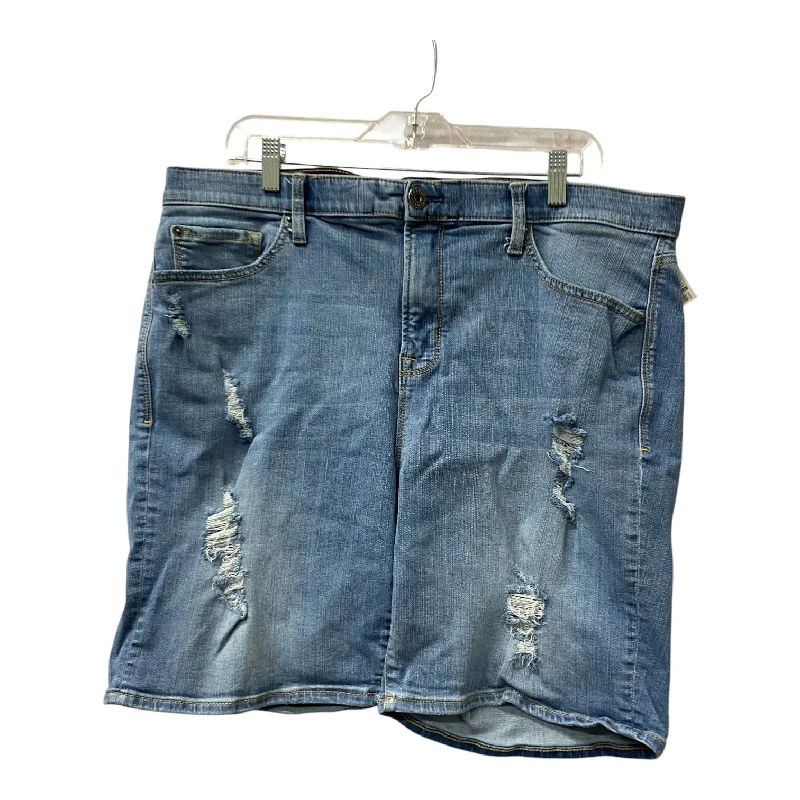Men's Pants with Contrast Fabric PanelsShorts By Torrid In Blue Denim, Size:20